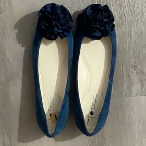 To BE Women's Blue Suede Flats - Never Worn